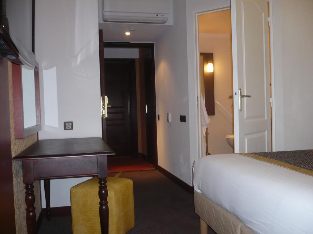 Hotel De France Montargis Exterior photo