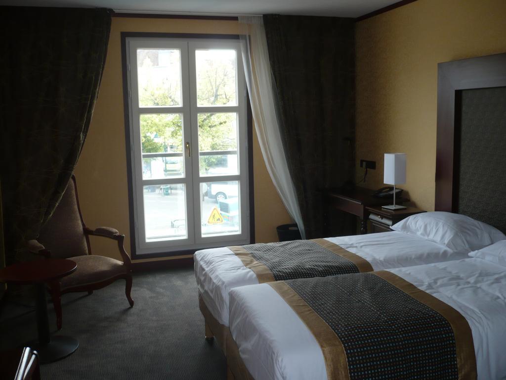 Hotel De France Montargis Exterior photo